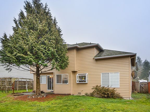 4th image of 13728 36th Pl SW