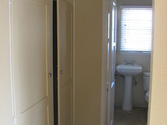4th image of 254 Santa Ana Ave APT 4