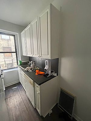 3rd image of 539 W 155th St #A