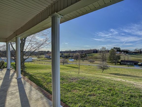 4th image of 4157 Greenwood Dr