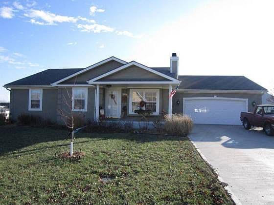 1st image of 590 Myers Dr