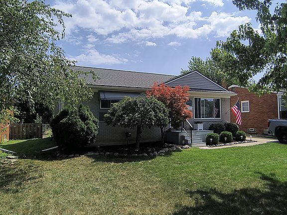 5th image of 24252 Johnston Ave
