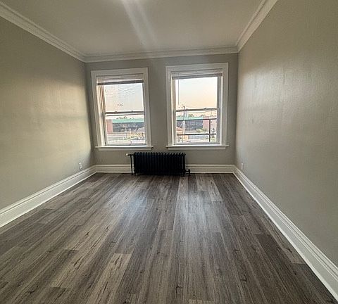 4th image of 124 1/2 E Sibley St #33