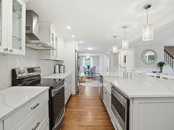 5th image of 37 Utility Rd