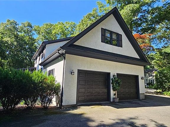 4th image of 14 Maplecrest Dr