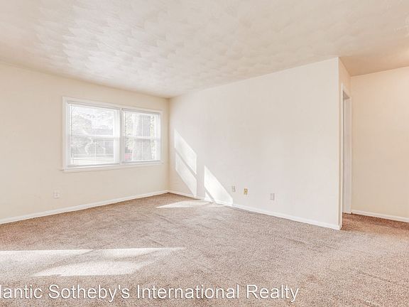 5th image of 3416 Woodsman Ln