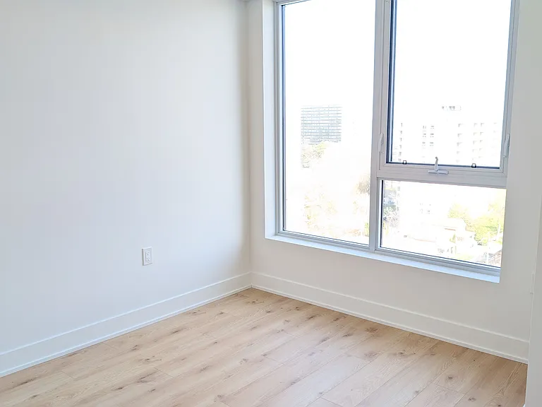 2088 James St #1007 — Photo 14