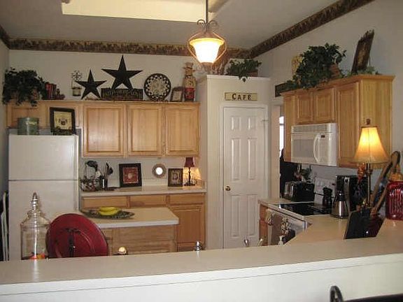 4th image of 614 Ember Ln