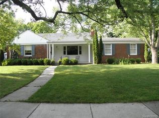 17810 Beverly Rd, Beverly Hills, MI 48025