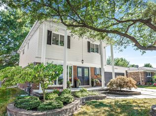 42955 Saxony Rd, Canton, MI 48187