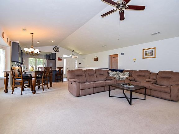 3rd image of 3714 Peace Ln