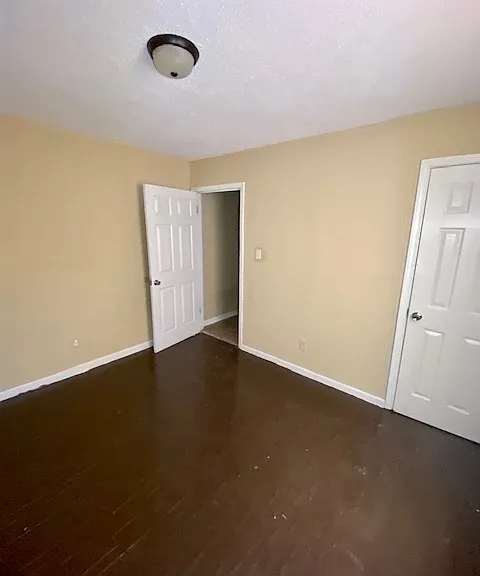 2117 Hunter Ave — Photo 6
