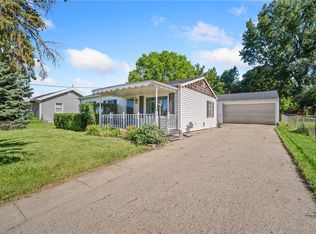 2352 Hull Ave, Des Moines, IA 50317