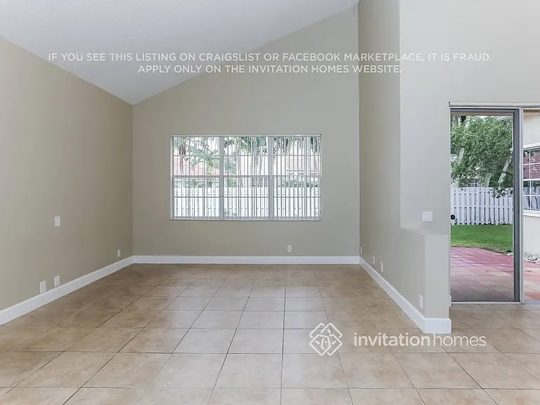 335 Cambridge Dr — Photo 2