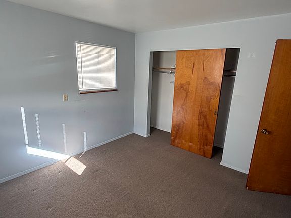 4th image of 908 W Lake Ave APT 4