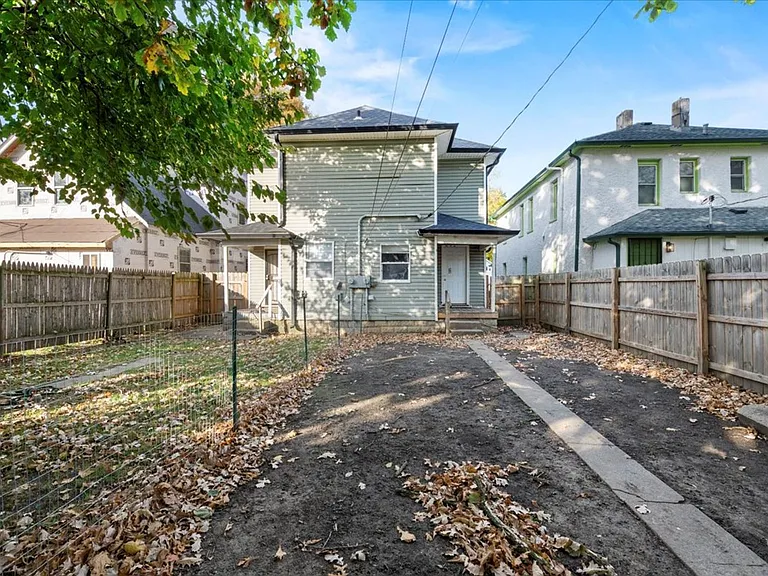 1119 N Dearborn St — Photo 13