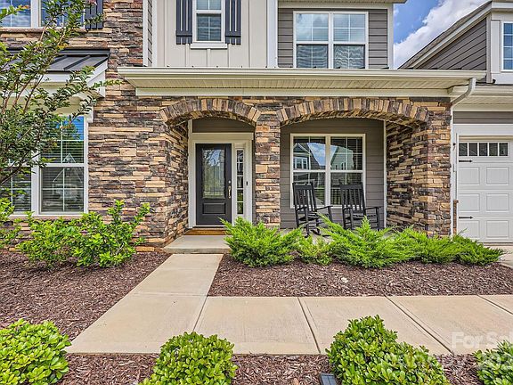 3rd image of 22028 Finworthy Ln