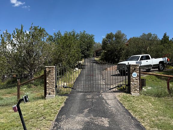 3rd image of 76 Camino Cerritos