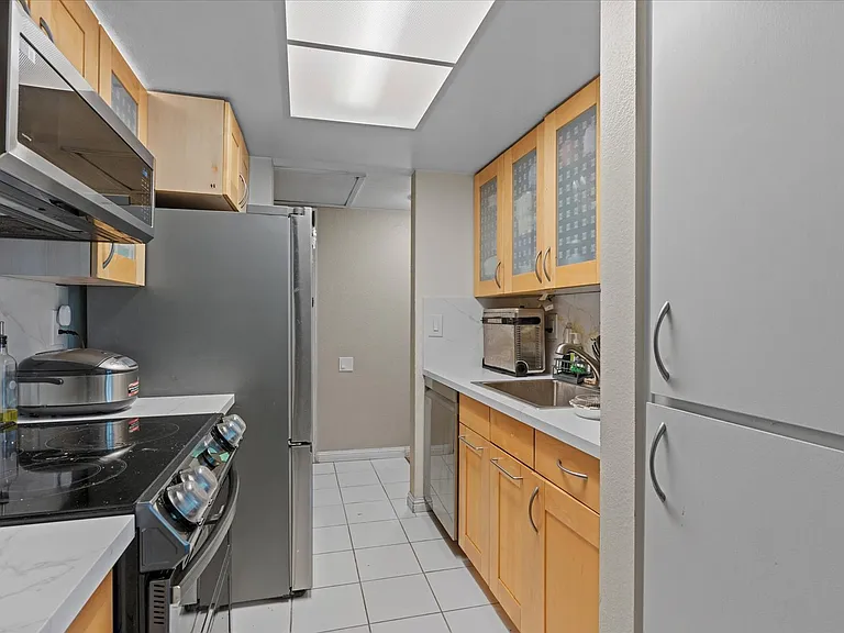 2440 Larkspur Ln #302 — Photo 10