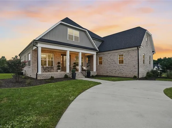 4306 Griffins Gate Ln, Greensboro, NC 27407