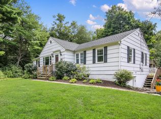 35 Buttonball Dr, Sandy Hook, CT 06482