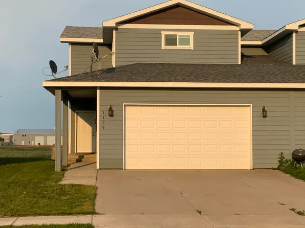 1126 9th St SW, Watford City, ND 58854