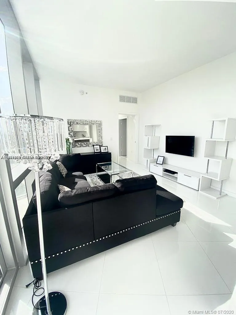 1 bed, $5,000 — Photo 2