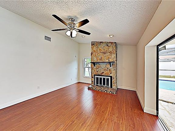 4th image of 4117 Summerdale Dr