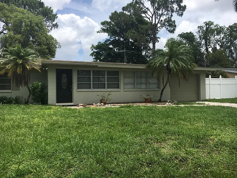 1451 Davis Dr — Photo 3