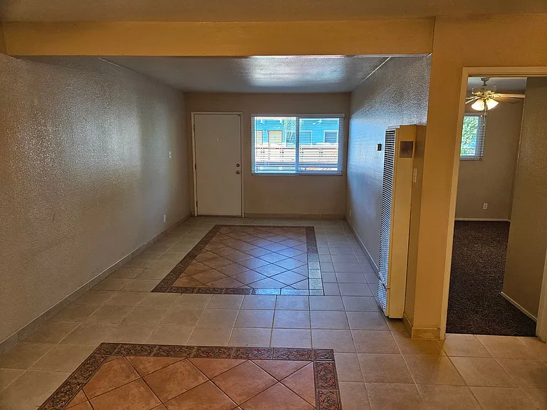 Tully Rd Apts — Photo 9