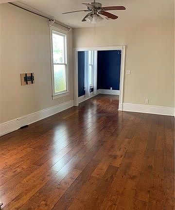 5th image of 2426 Taylor St