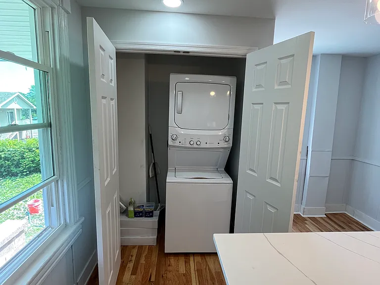 214-216 W Madison St #217 — Photo 7