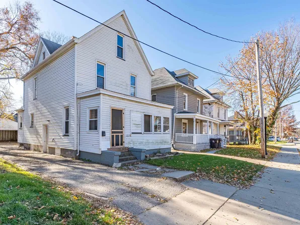 1020 W Columbia Ter, Peoria, IL 61606