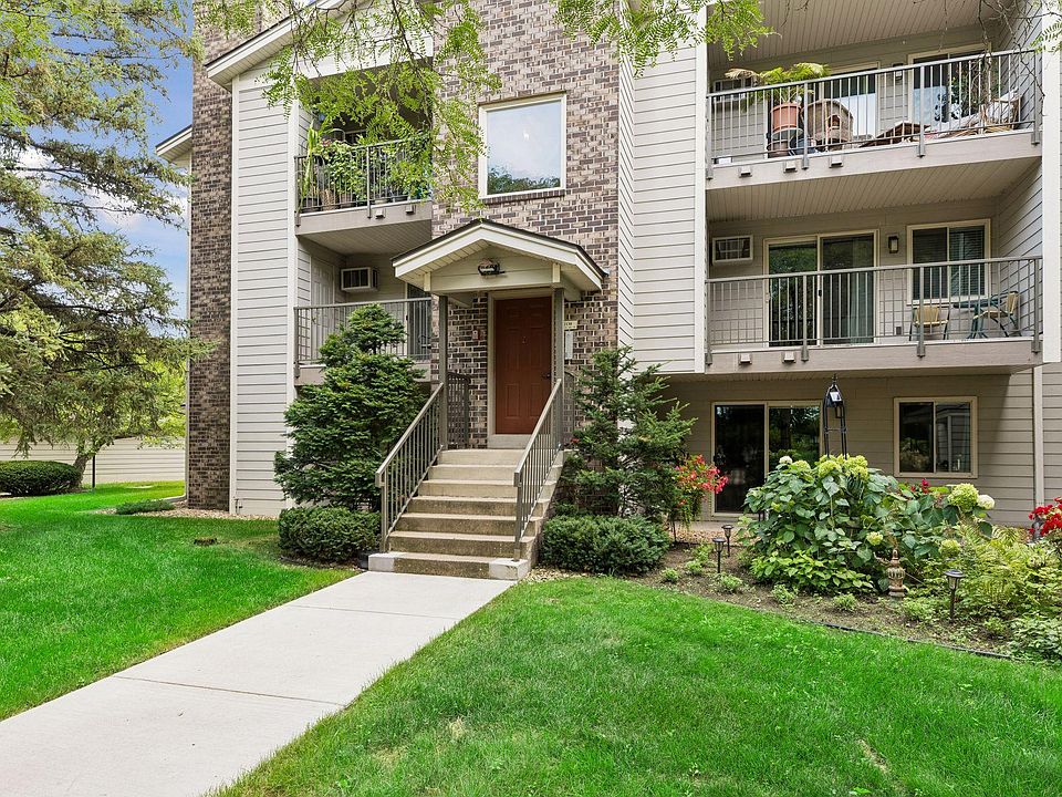 1st image of 2130 Ridge Dr APT 23