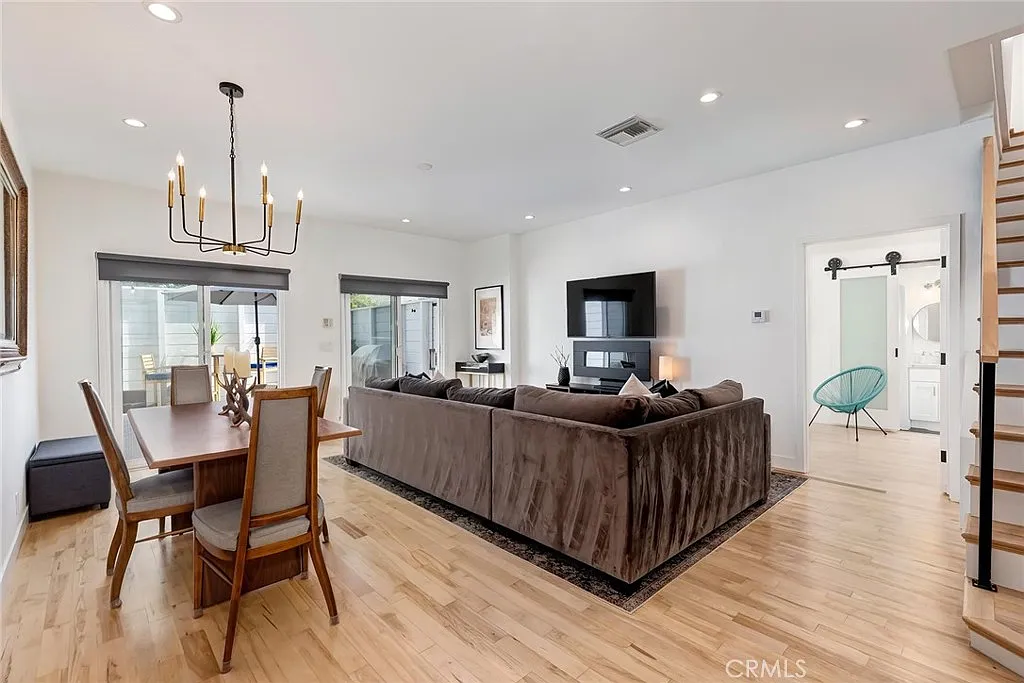 3 bed, 1800 sqft, $7,950 — Photo 1