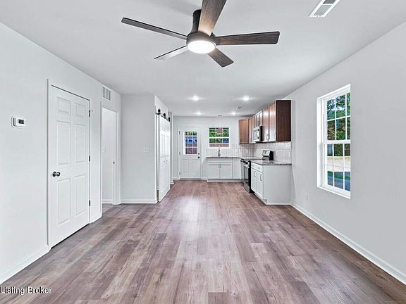 5th image of 2205 Parkwood Rd