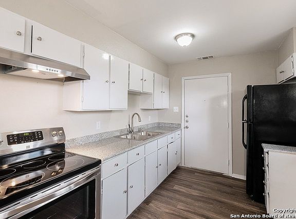 2nd image of 8730 Cape Valley Dr