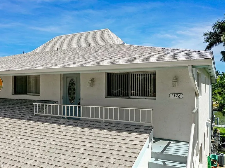 1376 Chesapeake Ave #2 — Photo 4