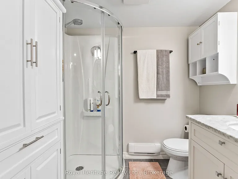19 Kawartha Dr #LOWER — Photo 13