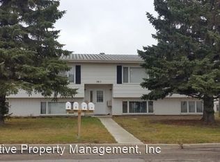 1811 6th St SE #1, Minot, ND 58701