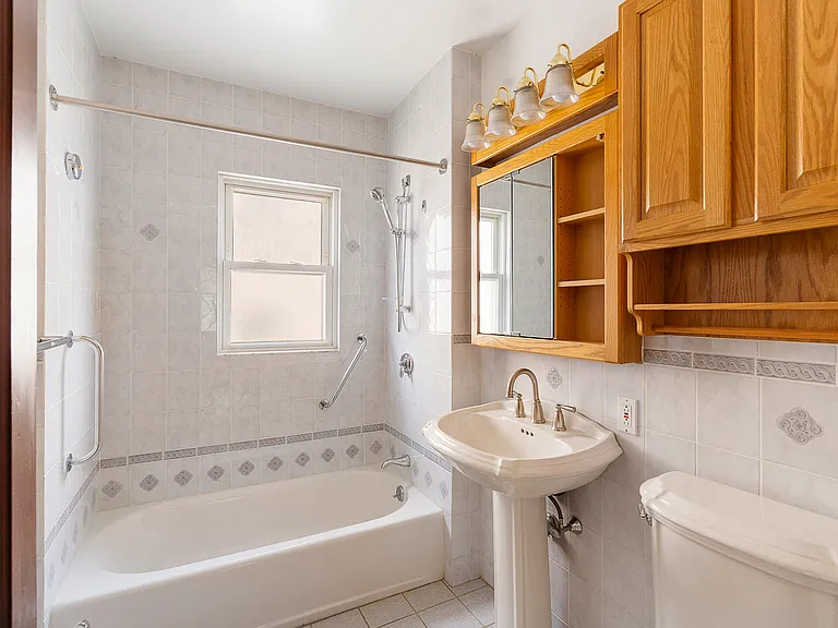 29-31 Chatham St #2 — Photo 21