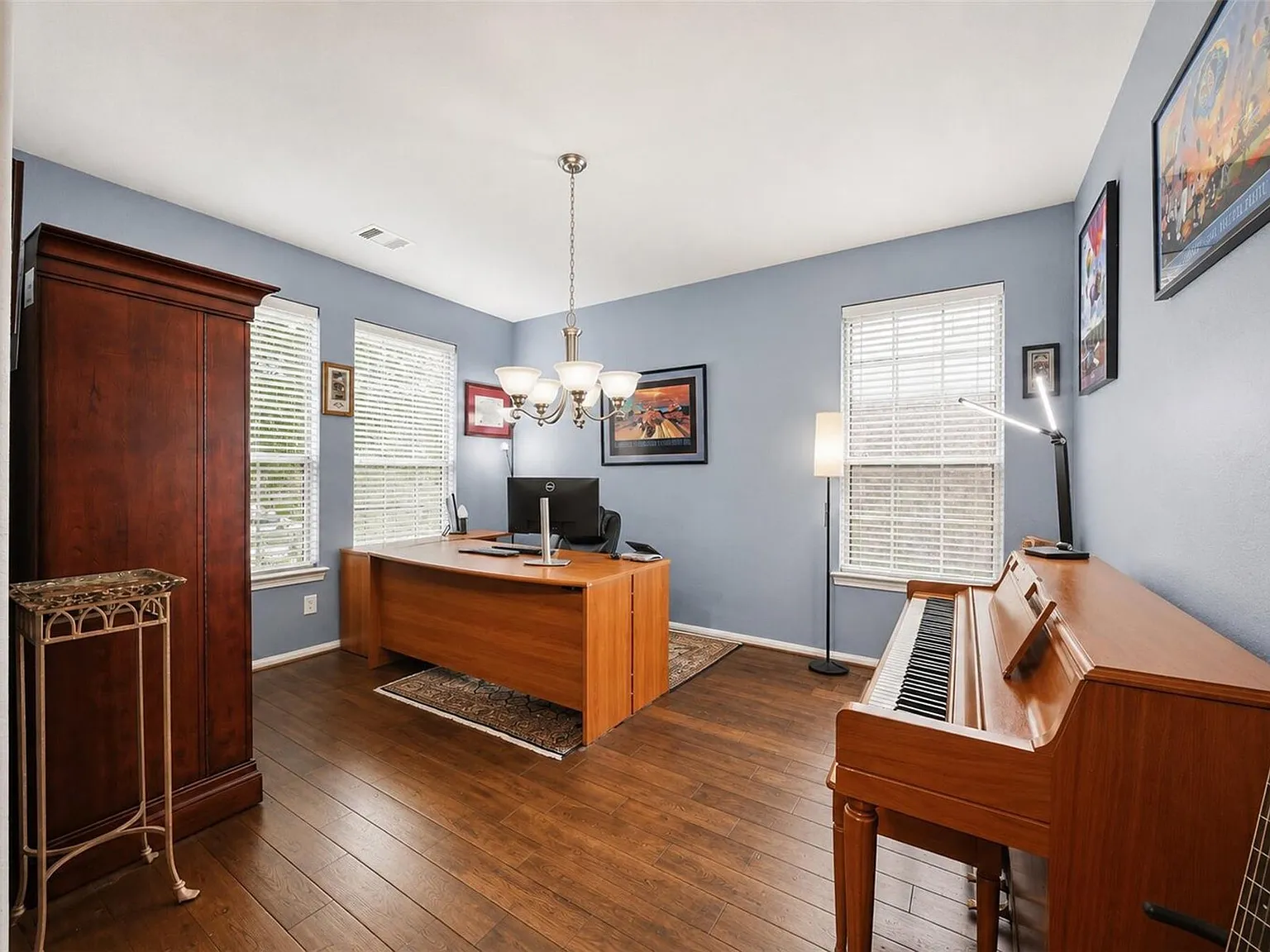 3 bed, 2.0 bath, 2078 sqft, $2,200 — Photo 4