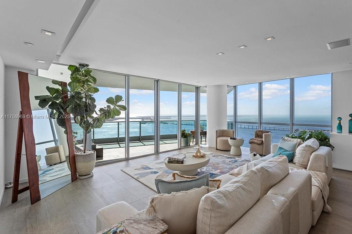 1331 Brickell Bay Dr APT 4211, Miami, FL 33131 | MLS