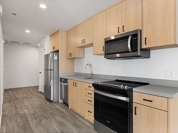 4th image of 1800 Q St #305