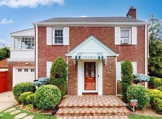 247 Crowell St, Hempstead, NY 11550