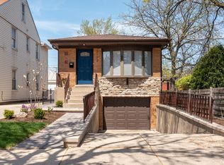 2112 Oakton St, Park Ridge, IL 60068