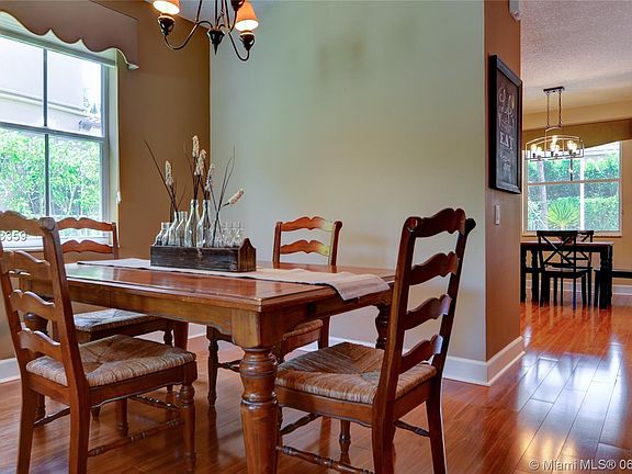 5th image of 1725 Sparrow Ln