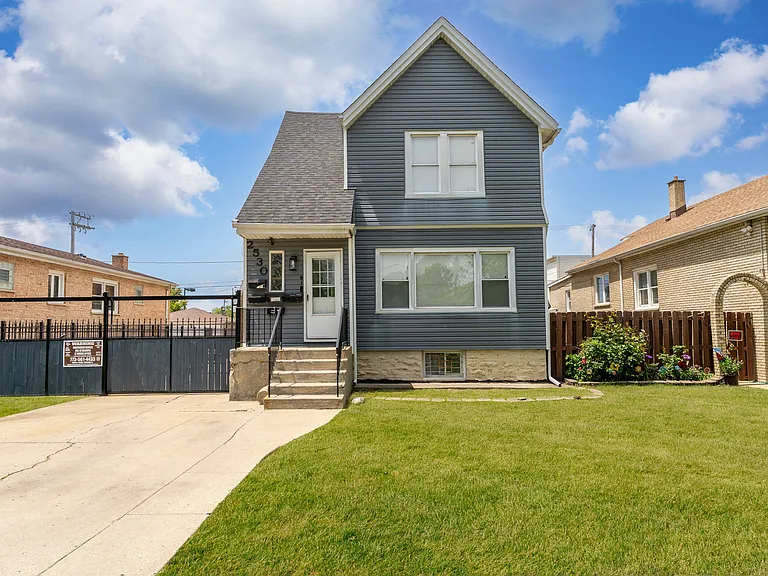 2530 N Neva Ave #1 — Photo 1
