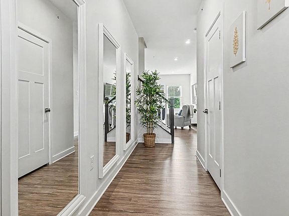 4th image of 1071 Moscariello Ln