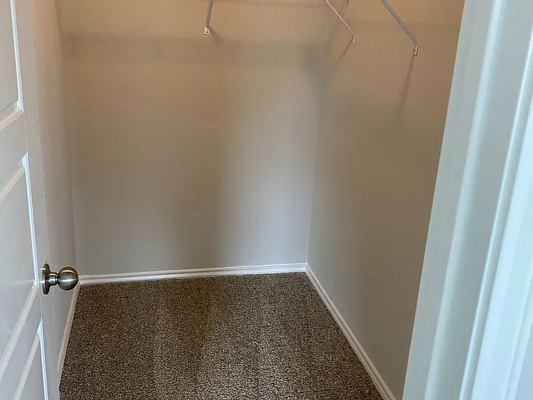 8226 Noble Crst — Photo 7